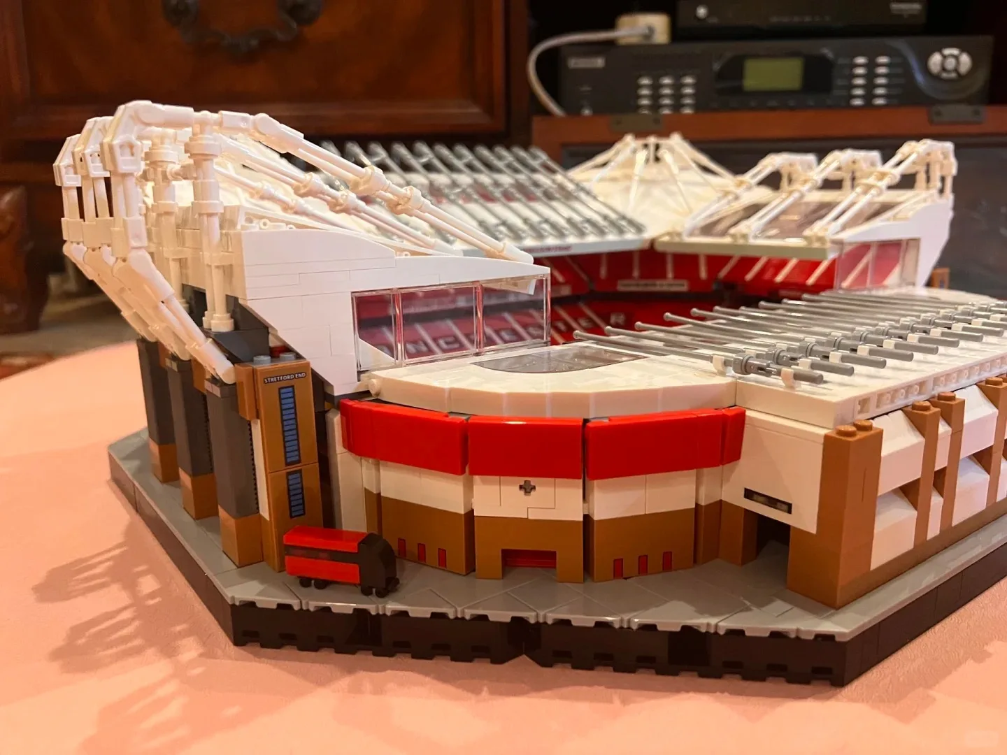 オリジナルボックス付き オールドトラッフォード - マンチェスターユナイテッド 10272 組み立てキットとコレクターおもちゃ 3898 ピース クリスマス 誕生日ギフト