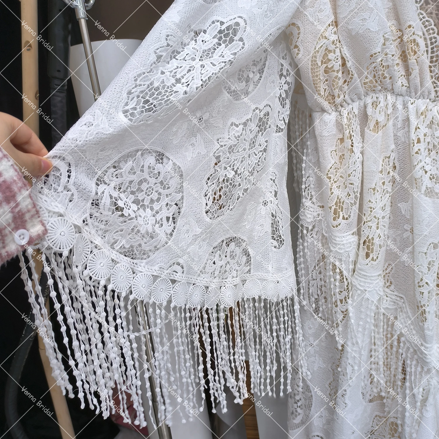 Abito da sposa premaman in pizzo Boho personalizzato Beach Elopement Plus Size Maniche lunghe svasate Una linea Abiti da sposa con scollo a V senza schienale