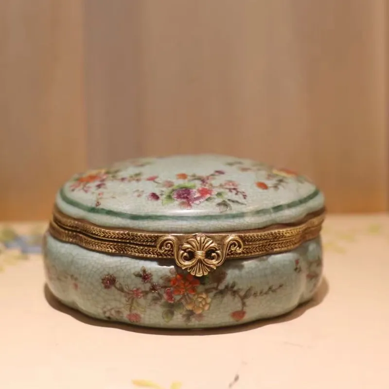 Yjq French exquisite ceramic inlaid copper desktop decoration box villa retro lid box green vase ornament