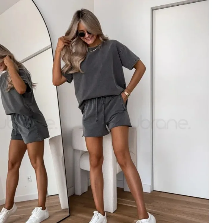 

Casual Sports Style 2-piece Set Women Loose O-neck Short-sleeved Pullover Stretch Waist Lace-up Shorts Suit Fashionable Commut