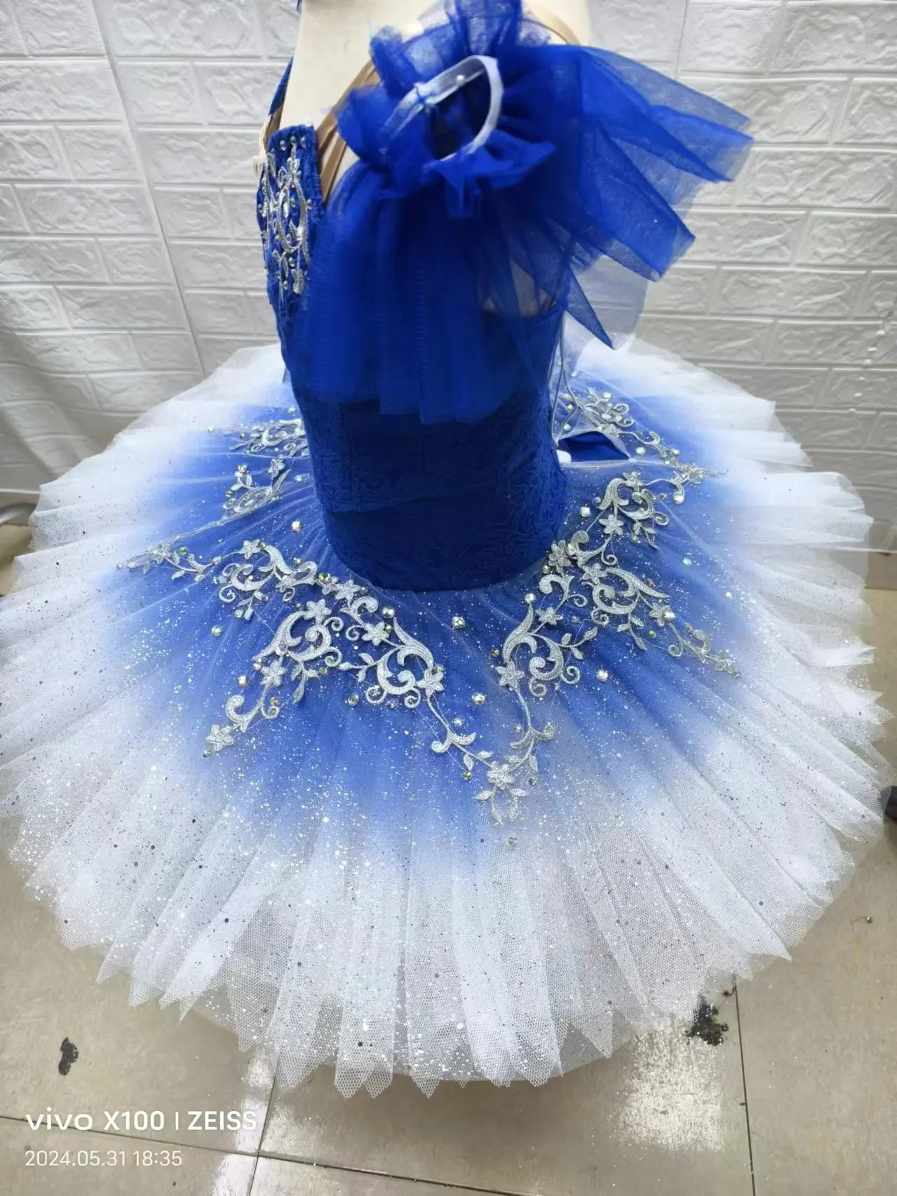 Professional High Quality 12 Layers Custom Size Kids Girls Women Adult Stage Performance Wear Ombre Blue Ballet Tutu Costumes