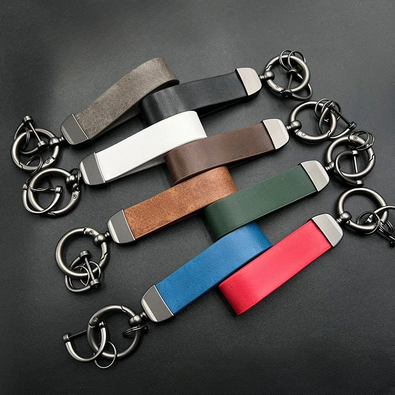 Customized Discolored Leather Keychain Laser Engrave Retro Vintage Car Logo Key Chains Pendant Personalize High-end Keyring Gift