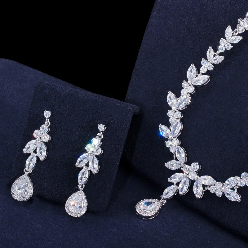 ThreeGraces 3Pcs Shiny Water Drop CZ Wedding Necklace Earrings and Bracelet Luxury Prom Costume Jewelry Set for Women JS629