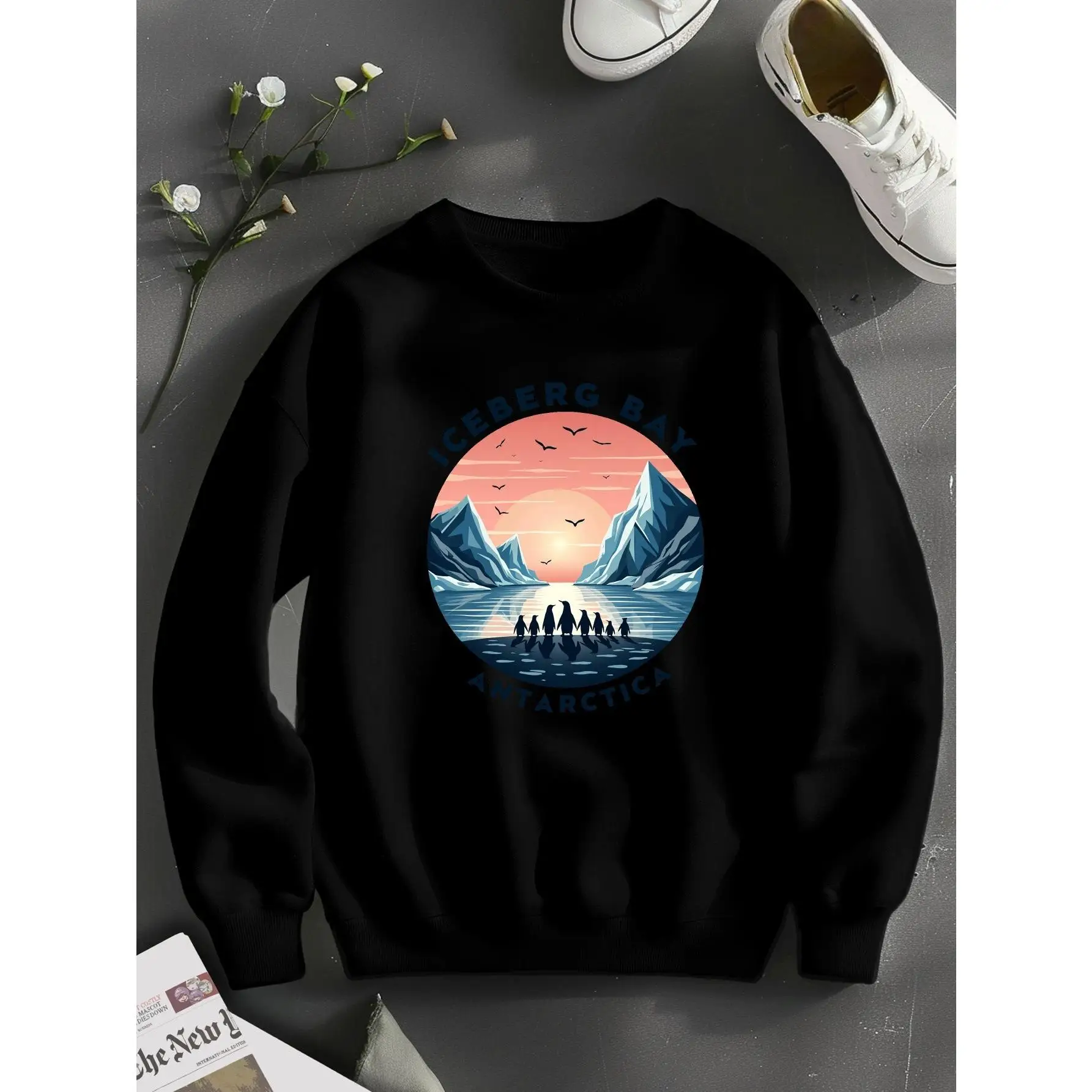 

Women's Antarctica Iceberg Bay Penguin Print Sweatshirt Casual Loose Pullover Aesthetic Arctic Nature Long Sleeve Top