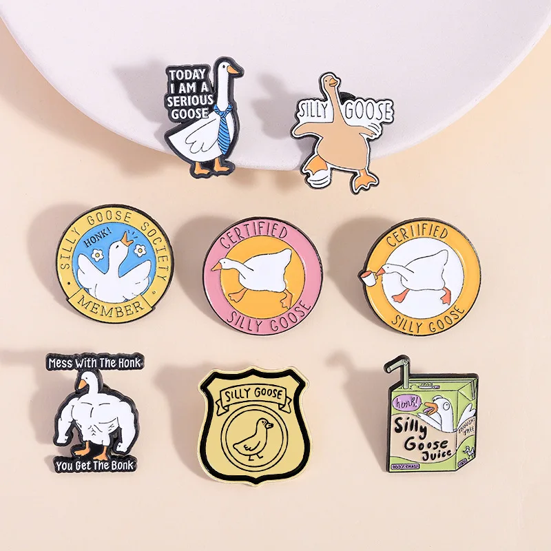 

Cute Cartoon Silly Goose Brooch Badge Clothing Backpack Accessory Pin Drop Oil Alloy Badge Cross-border Hot Sale