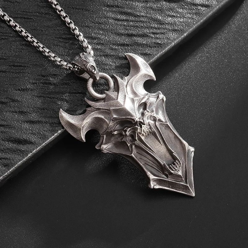 Fashionable and Domineering Wolf Head Cross Double Ax Pendant Necklace for Men and Women Hip-Hop Role-Playing Jewelry Gifts