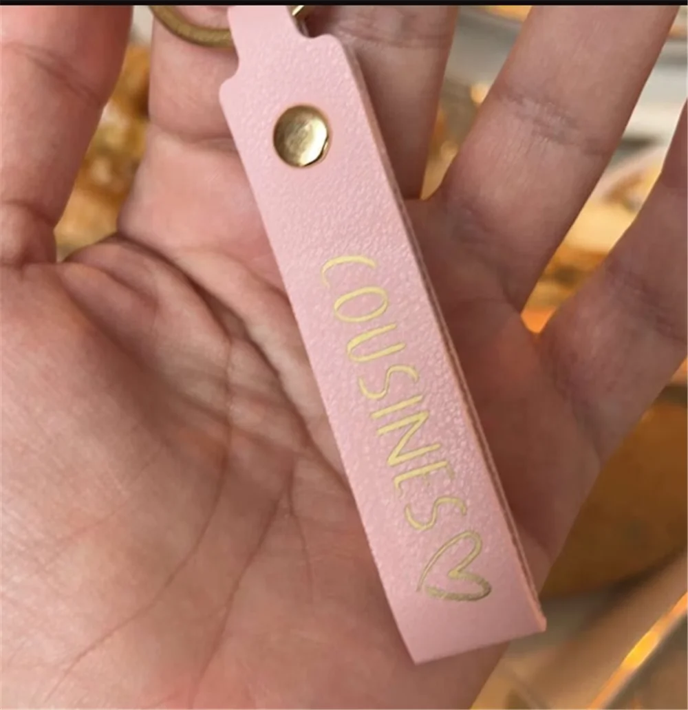 Pegangan kunci kulit personali - Monogram Keychain Leather ulasan dan harga
