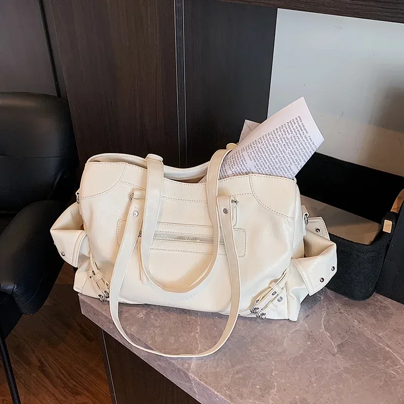 

European and American Fashion Punk Wind Locomotive Bag Handbag Large Capacity Shoulder Armpit Bag Personalized Relaxation Bag