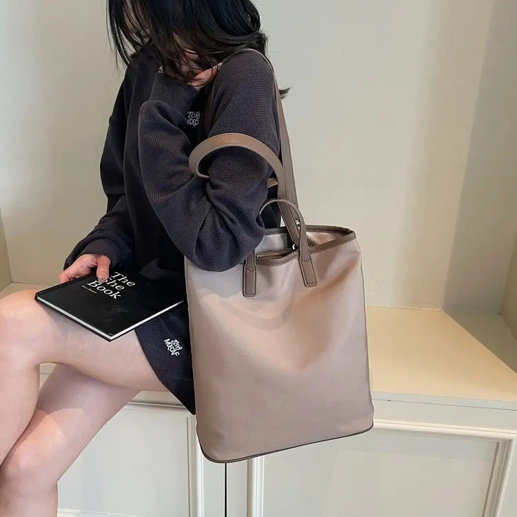 

Минималистичная женская большая сумка — стильная повседневная сумка через плечо с текстурой премиум-класса, универсальная сумка через плечо для школы и поездок на работу