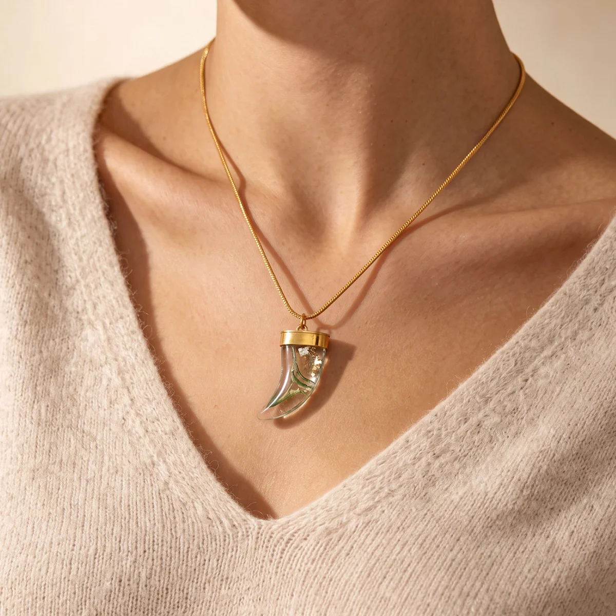 Zarte goldfarbene Edelstahlkette für Damen, Y-Lariat mit Zirkonblume, Vintage-Transparenthorn-Anhänger, ästhetisches Geschenk – Detail 14