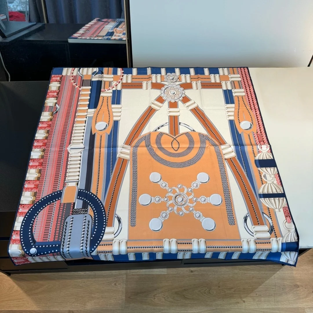 cet-echarpe-en-soie-de-luxe-haut-de-gamme-est-fabrique-a-100-en-soie-pure-et-mesure-90x90-cm-ce-qui-le-rend-un-cadeau-artisanal-exquis
