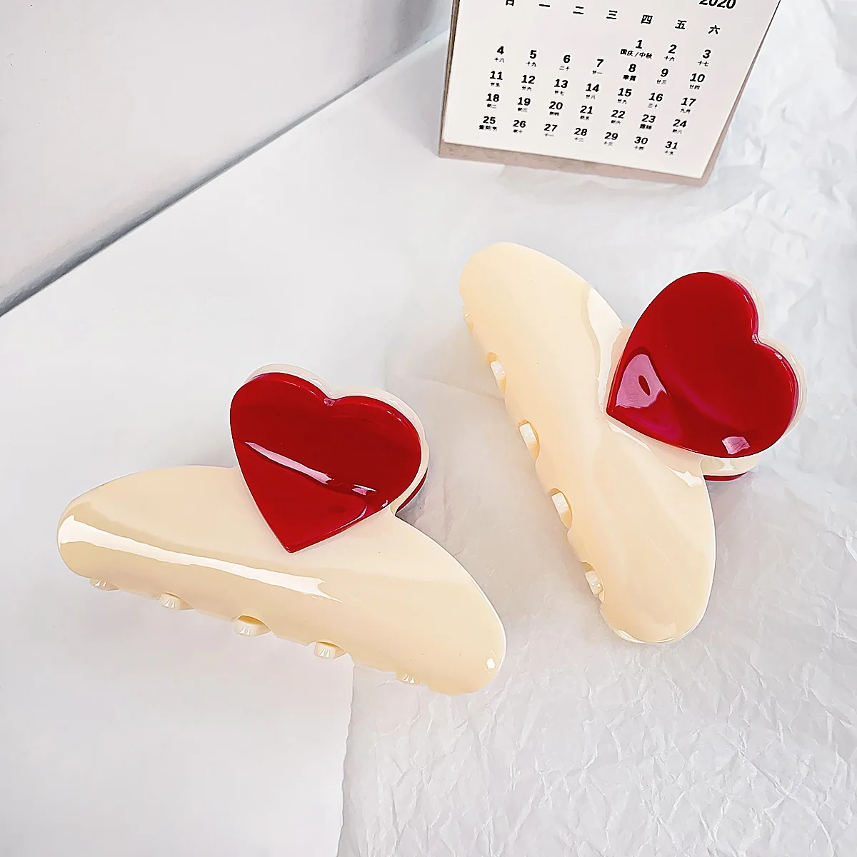 Ins Hot Selling Sweet Love-Heart Hair Clip Claw Fashion 8.5cm Acetate Shark Clip Hair Accessories For Women Girls