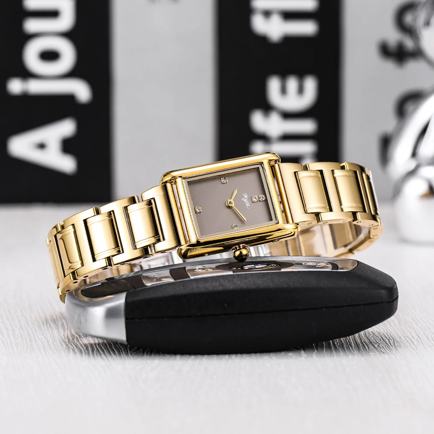 Exquisite Women'S Wristwatch, Square Steel Band Vintage Quartz Women'S Watch, A High-Quality Gift For Women, Unique Timepiece.