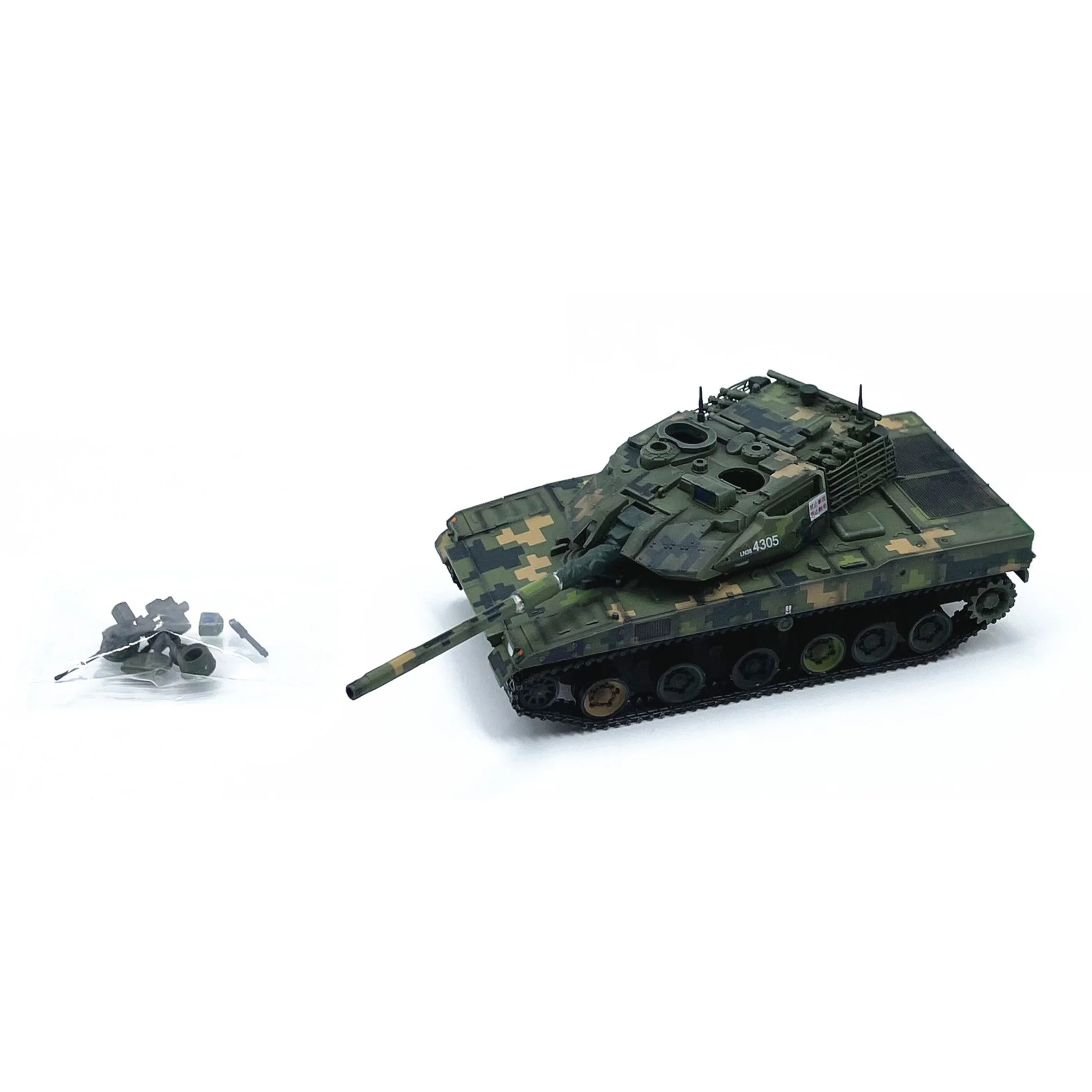 1: 72 3R China Type 15 Light Tank (Jungle Digital Coating) (Random Body Number) Static Finished Product Model