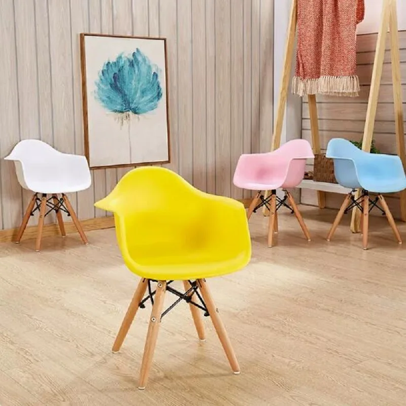 Sedie per bambini dell'asilo sedie da pranzo per bambini moderne e semplici in legno massello uso domestico sgabelli in plastica colorata per bambini