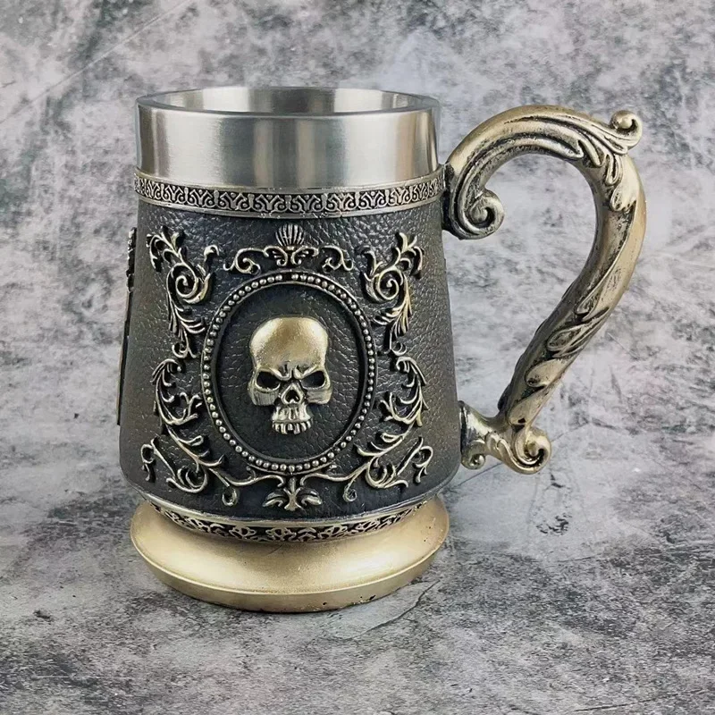 

Imitation Retro Shield Death Skeleton Bronze Mug Stainless Steel Resin Medieval Leather Beer Stein Resin Golden