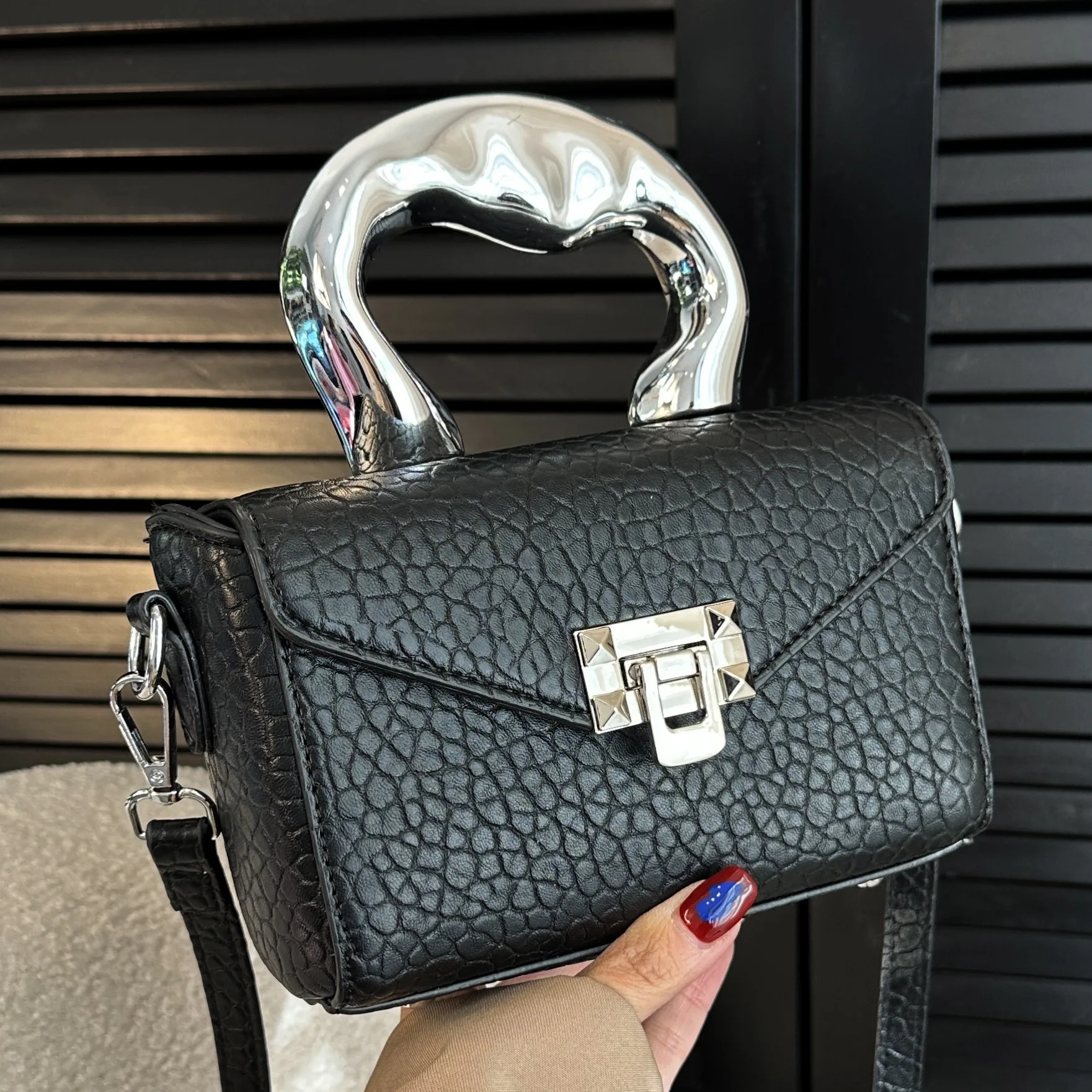 

2025 Luxury Square Crossbody Bag, Mini Shoulder Purse for Women, Elegant Day To Night Small Handbag with Gold Chain