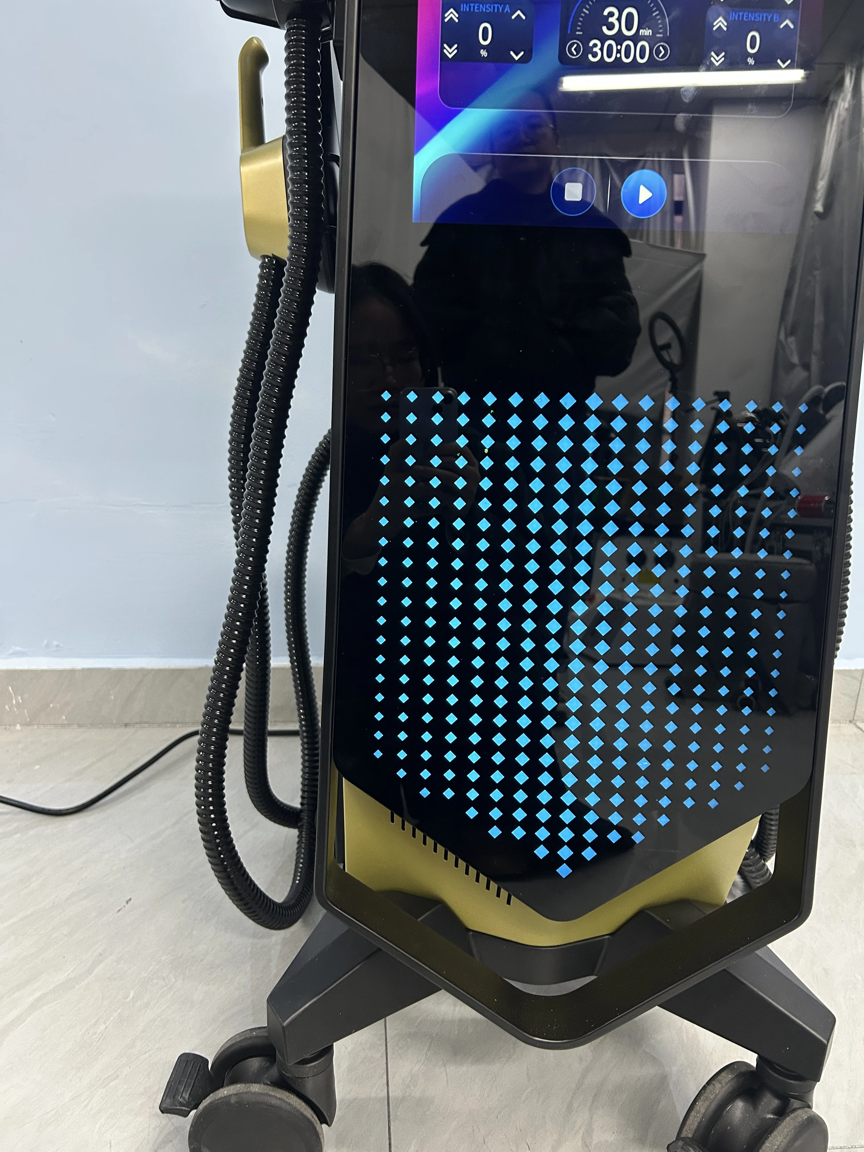 마이오슬림 6500W 고출력 바디 스컬프팅 머신 네오 근육 자극기 전자기 슬리밍 뷰티 장비 피트니스 웰니스