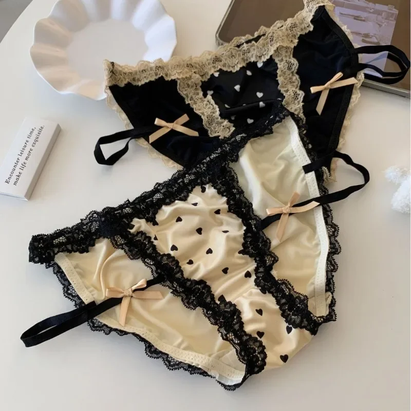 Biancheria intima sexy in raso per ragazza dolce per donna Cintura sottile a vita bassa Mutandine traspiranti in pizzo di seta ghiacciata Slip estivi senza cuciture Lingerie