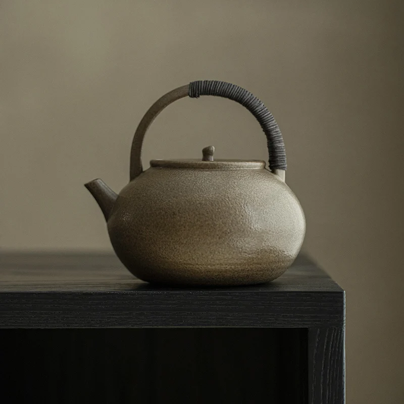 

Vegetable and Wood Temple, Fanru Coconut Palm Rattan Lifting Beam Pot, Wabi Sabi Retro Brewing Teapot, Household
