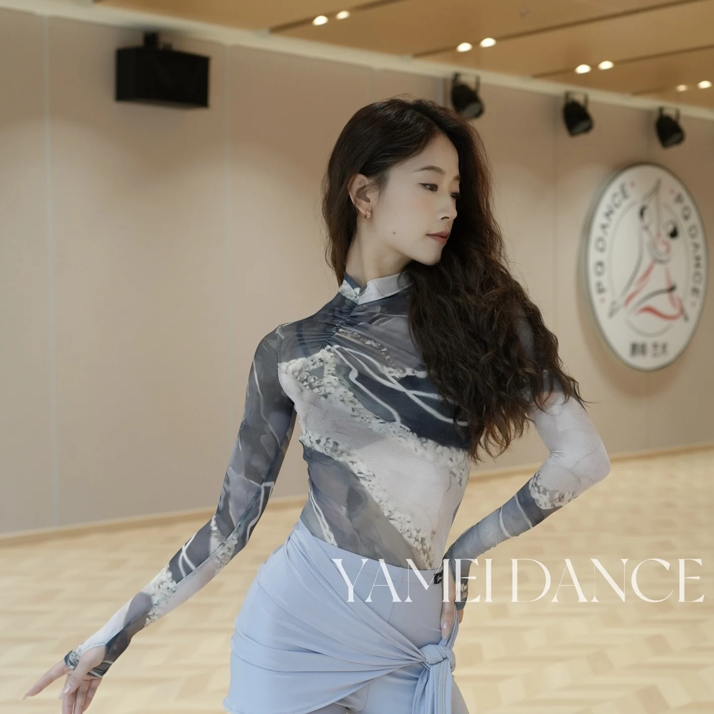 Impression maille Latin haut de danse femmes adultes justaucorps à manches longues vêtements d'entraînement Rumba Chacha danse pratique vêtements DNV25190