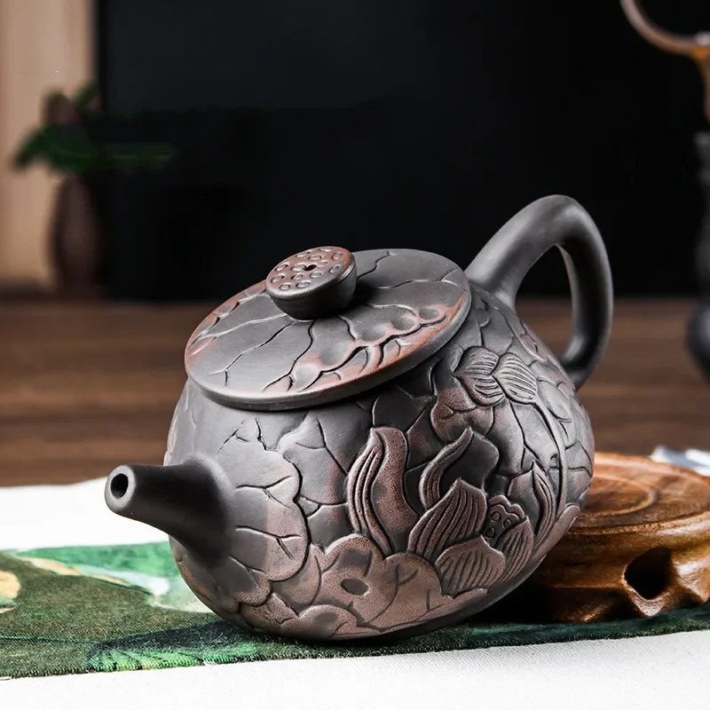 1pc Yixing Tea Pot Purple Clay Teapots Beauty Kettle Black Mud Hand Hand Carved Lotus Illustration Pot Home Handmade Tea Set