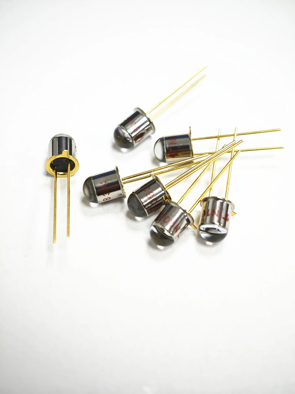 10PCS  TLN108 Hermetic TO-18 IR LED 940nm Narrow Beam Infrared Emitter For Photo Sensor Tape Card Reader
