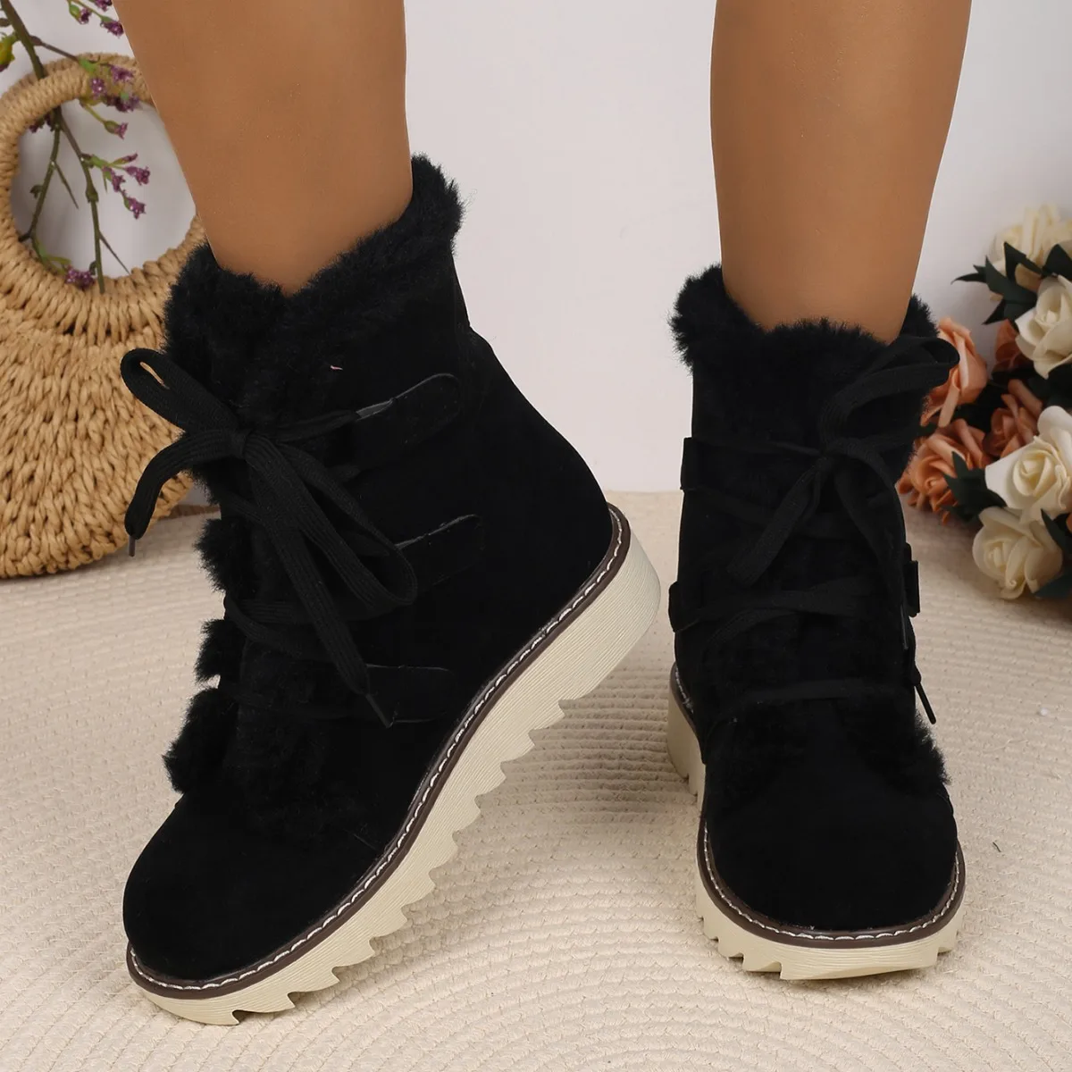 Botas de nieve gruesas y cálidas para mujer, zapatos antideslizantes con plataforma y cordones, informales y cómodos para exteriores, Invierno