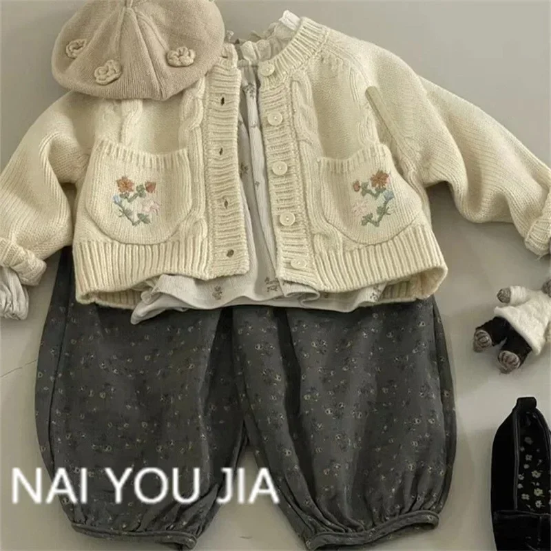 Childrens Clothing 2024 Autumn New Girls Fashion Korean Set Childrens Embroidered Knitted Cardigan Floral Pants