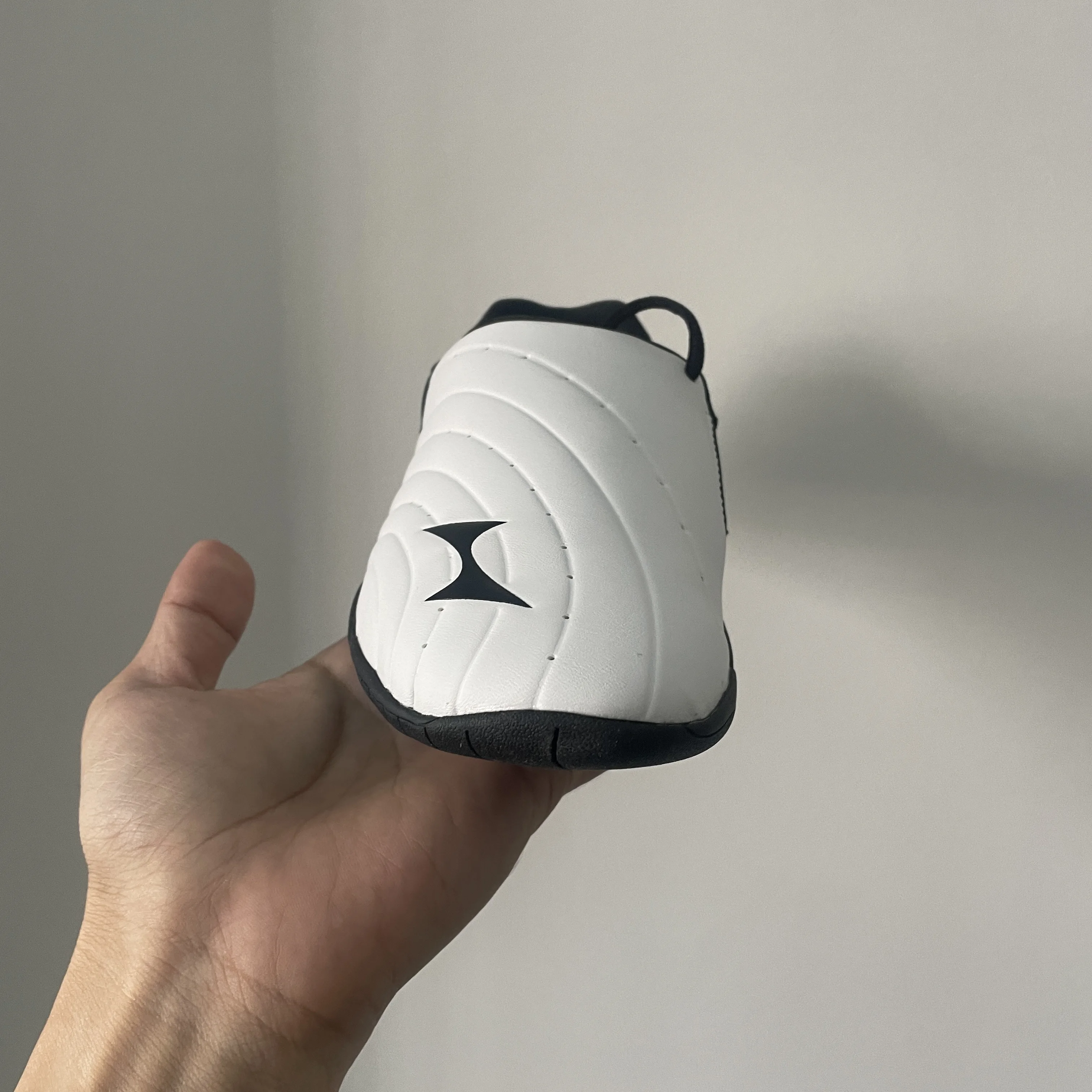 Chinese Kung Fu Shoes Martial Arts Tai Chi Taekwondo Sneakers Casual Comfortable Taekwondo Sneakers Adult Karate