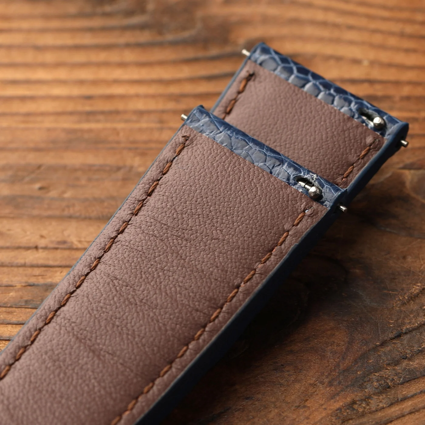 حزام جلد نعام أزرق ملكي فاخر،  - مراجعة Suede Strap Watch وسعره