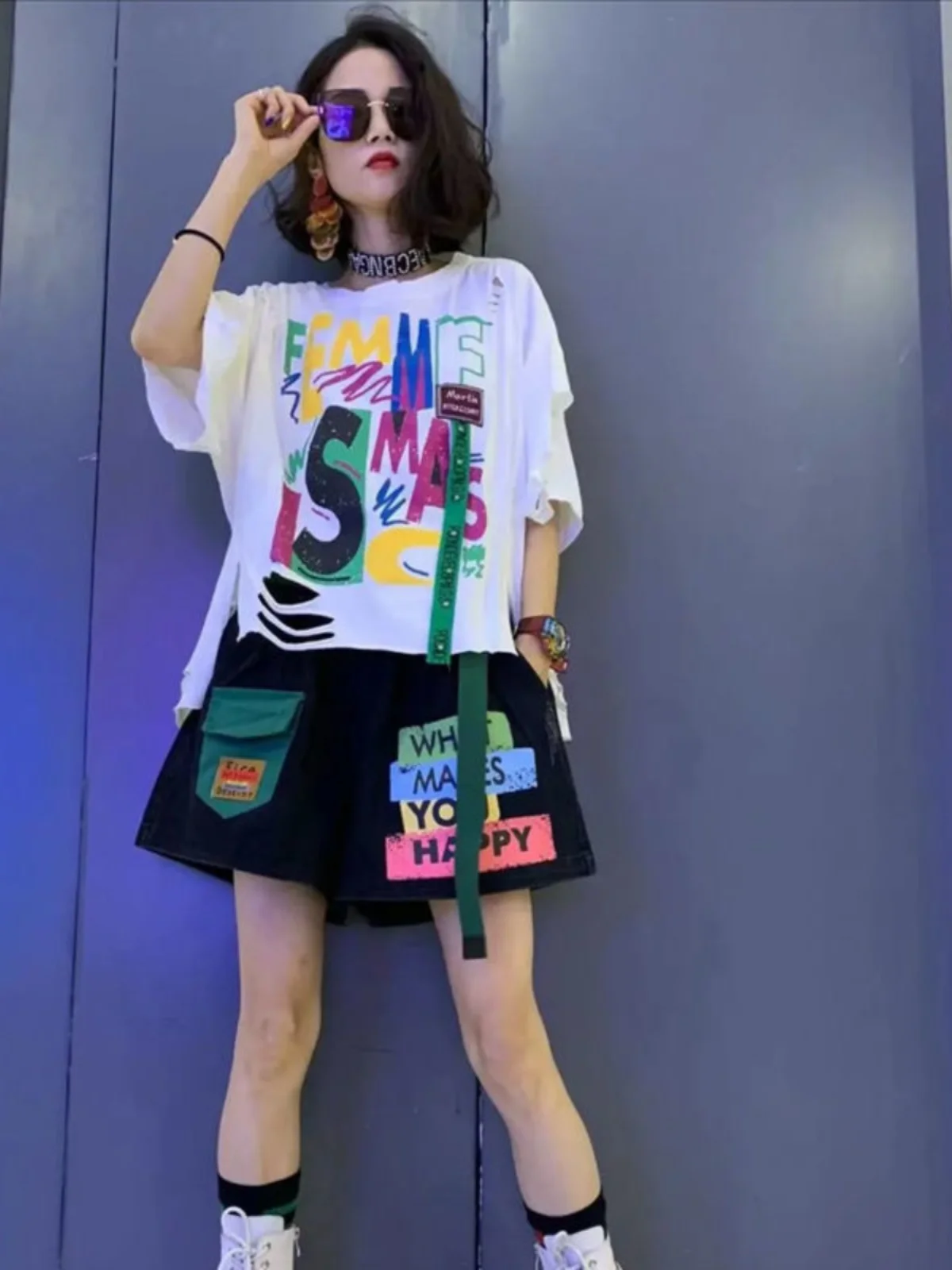 Faionable ort Sve T-irt And orts Set with Printed Letters And Holes Casual Two-Piece Suit for Women Cotton Material