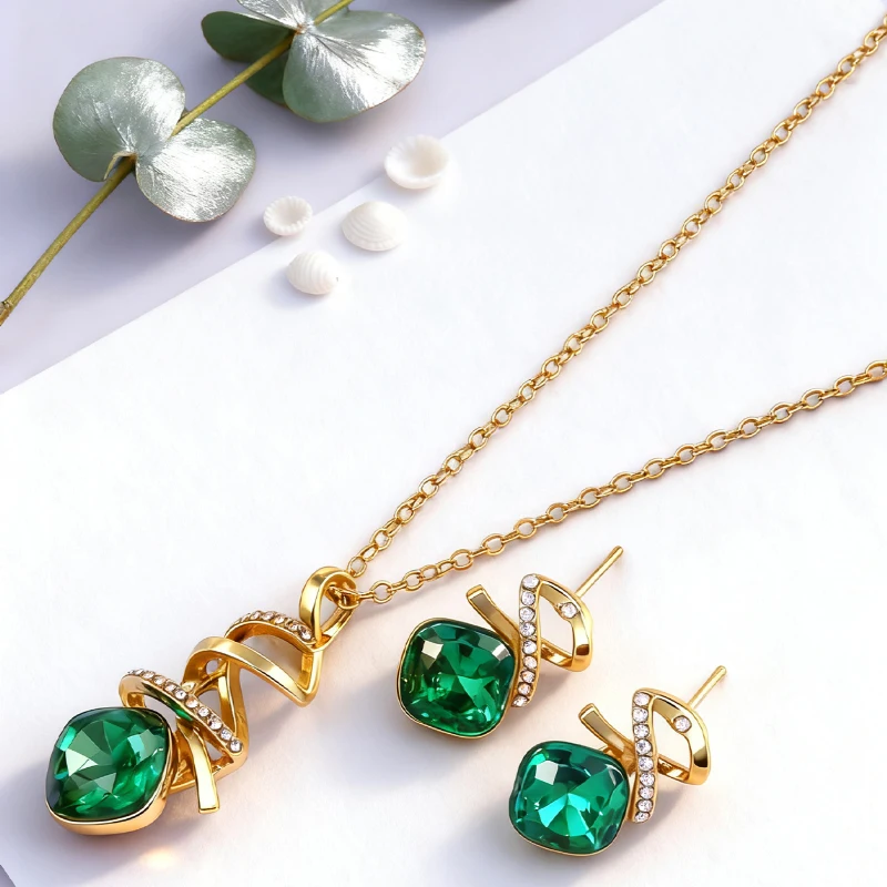 A Set of Gold Alloy Inlaid with Green Diamond Rotating Cross Jewelry Set for Women, Including Earrings and Necklace, Women's Accessories, Exquisite, Luxurious, Simple and Fashionable, Suitable for Dates, Parties, Etc., Women's Gifts, Birthday Gifts, Christmas Gifts