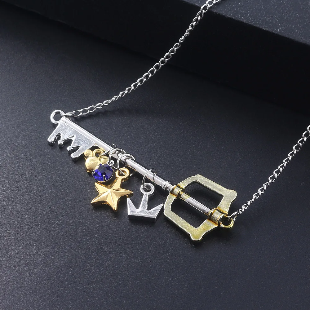 Hot Game Kingdom Hearts Key Keychains Sora Crown Roxas Keyblade Paopu Fruit Weapon Pendants For Men Choker Keyring Souvenir Gift