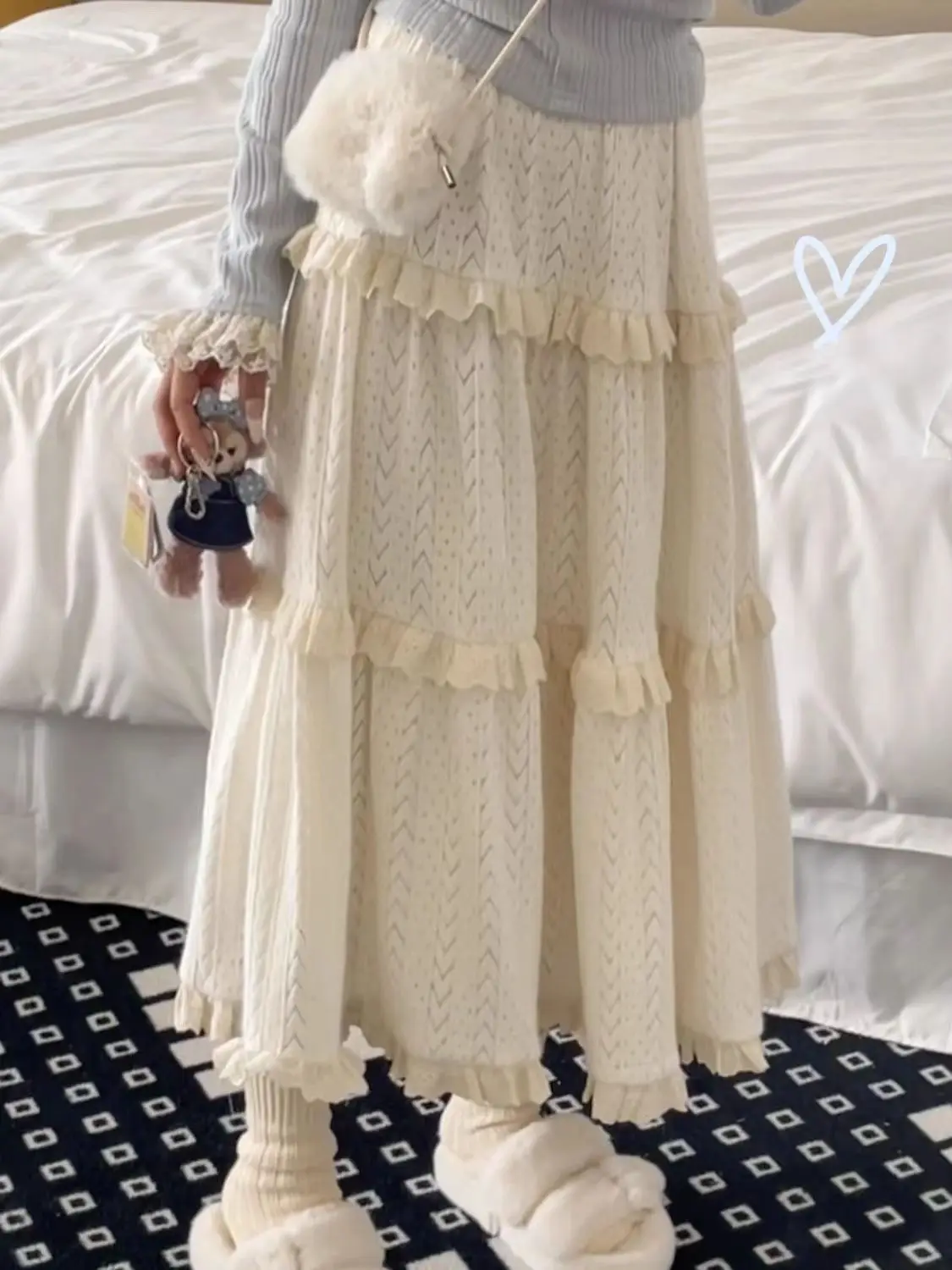 

Lace Dress Female Autumn New Sweet Girl Lace Skirt Sweet Overskirt.