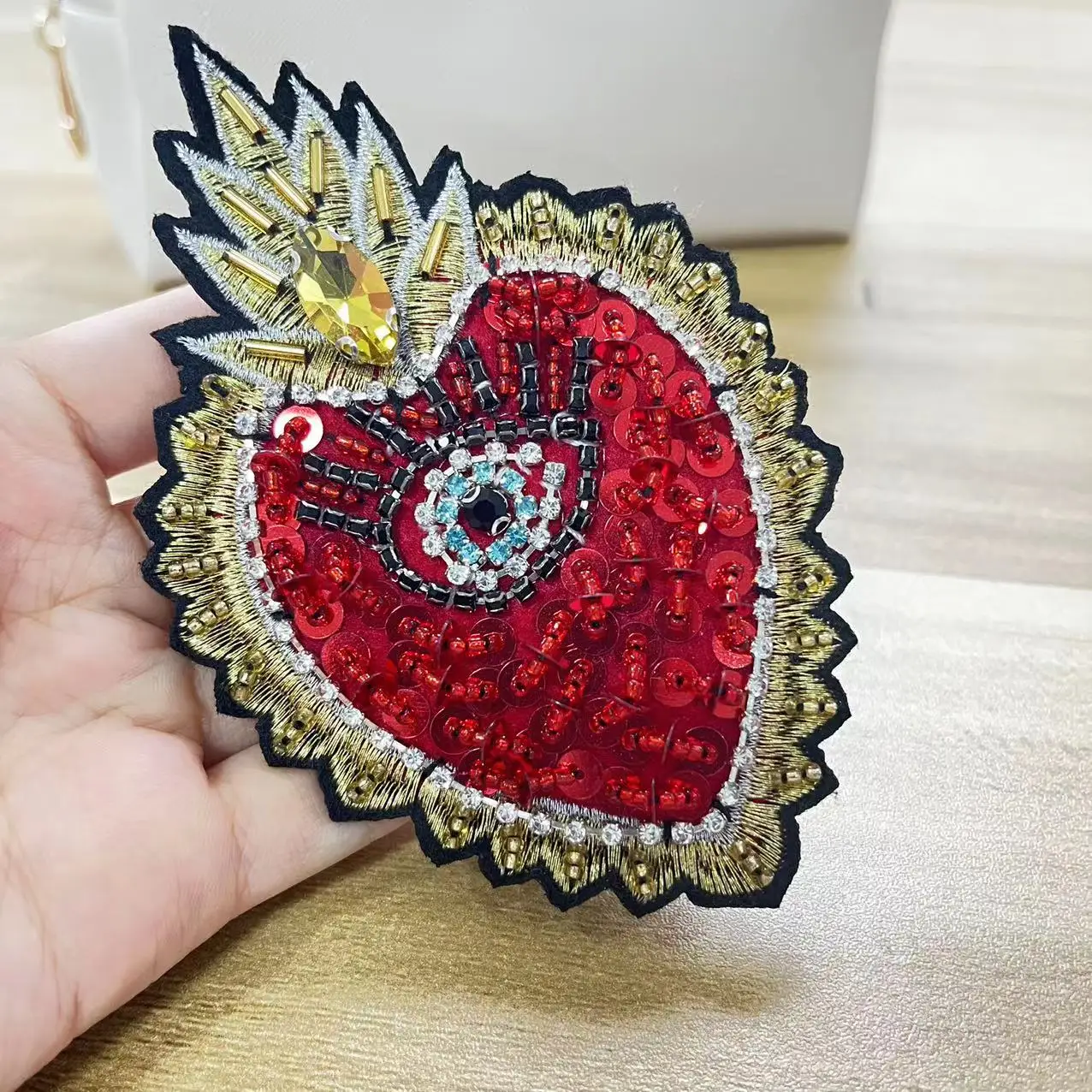 3D Handmade Rhinestone Beaded Patches Heart Eye Sew on Crystal beading DIY Applique Cute Patch Love Medals Cloth Accessory