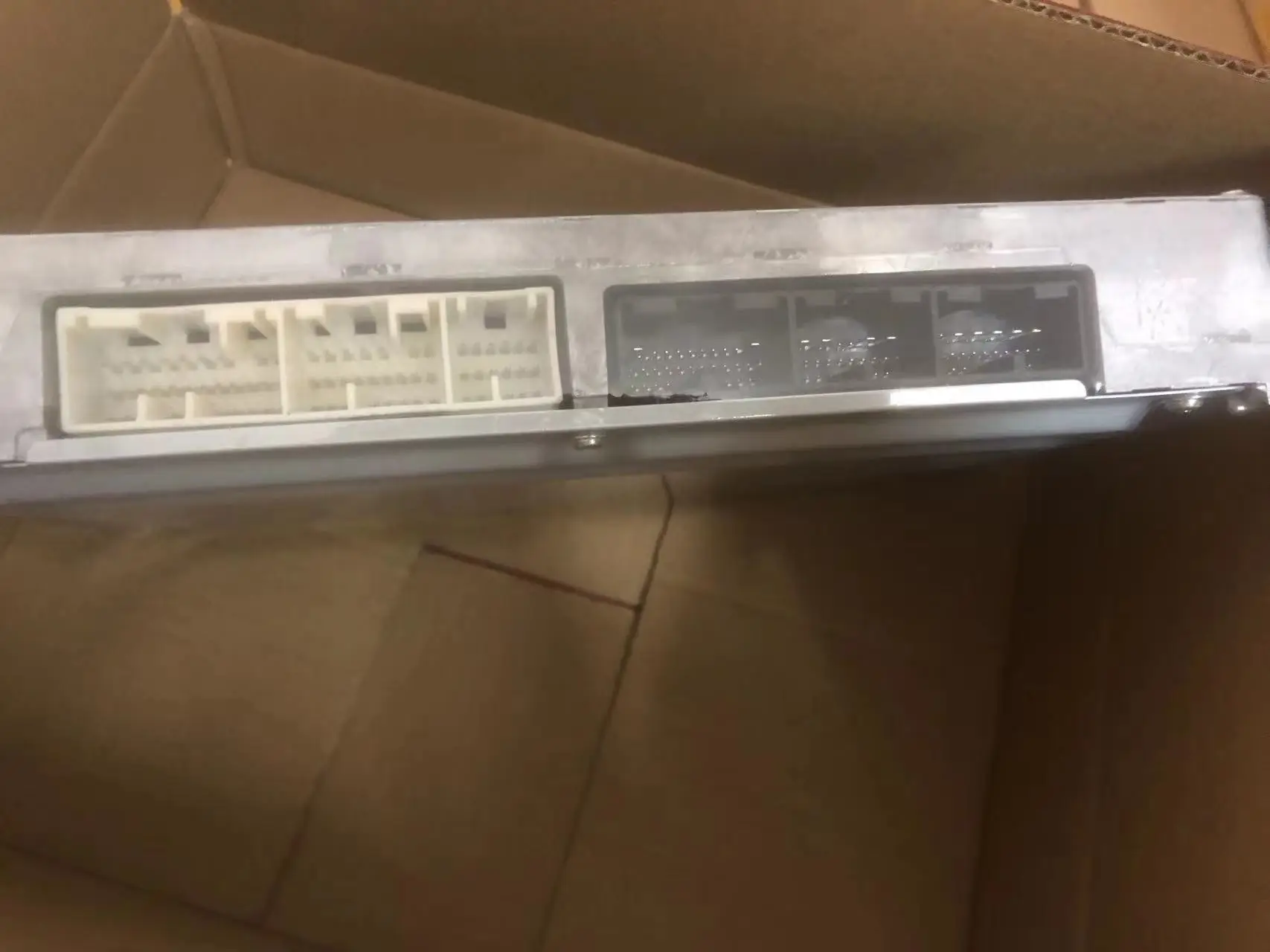 YA60001380 YA60001374 YA60006645 YA60005538 ECU لشركة هيتاشي حفار ZX110 ZX180-5G ZX200-5G ZX210-5G ZX330-5G ZX360-5G ZX450-5G