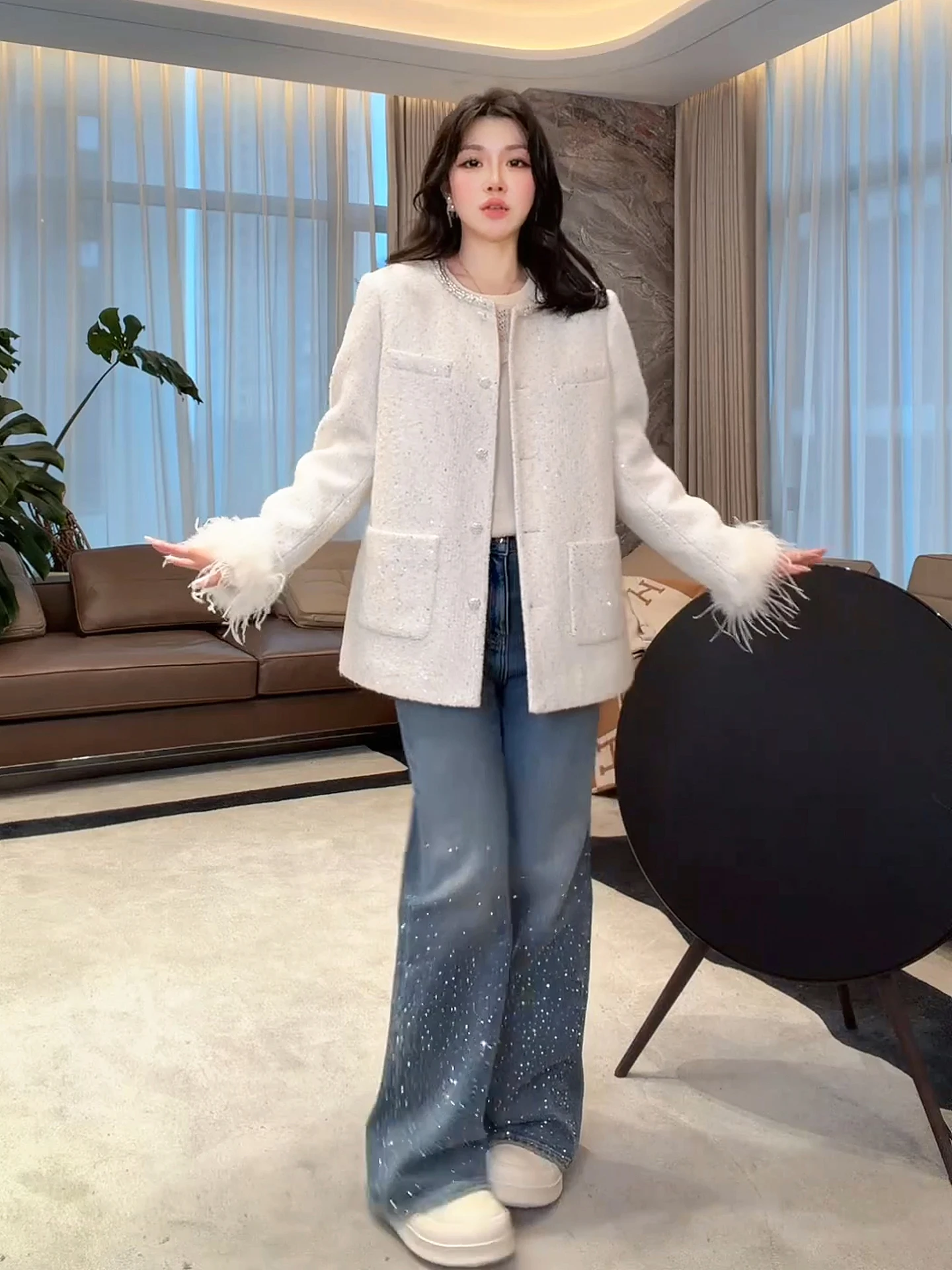 

Пуховик Ele Camere Tweed 95 из белого гусиного пуха, с круглым вырезом, малый размер, с пуговицами, из полиэфирного волокна, повседневный стиль