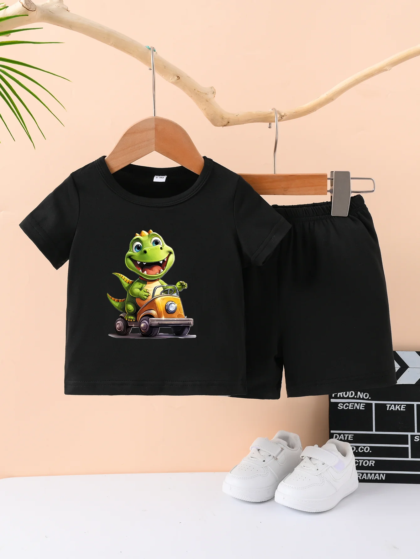 Summer New Male And Female Baby Short Sleeve Black T-Shirt Round Neck Pullover Top +  Casual shorts