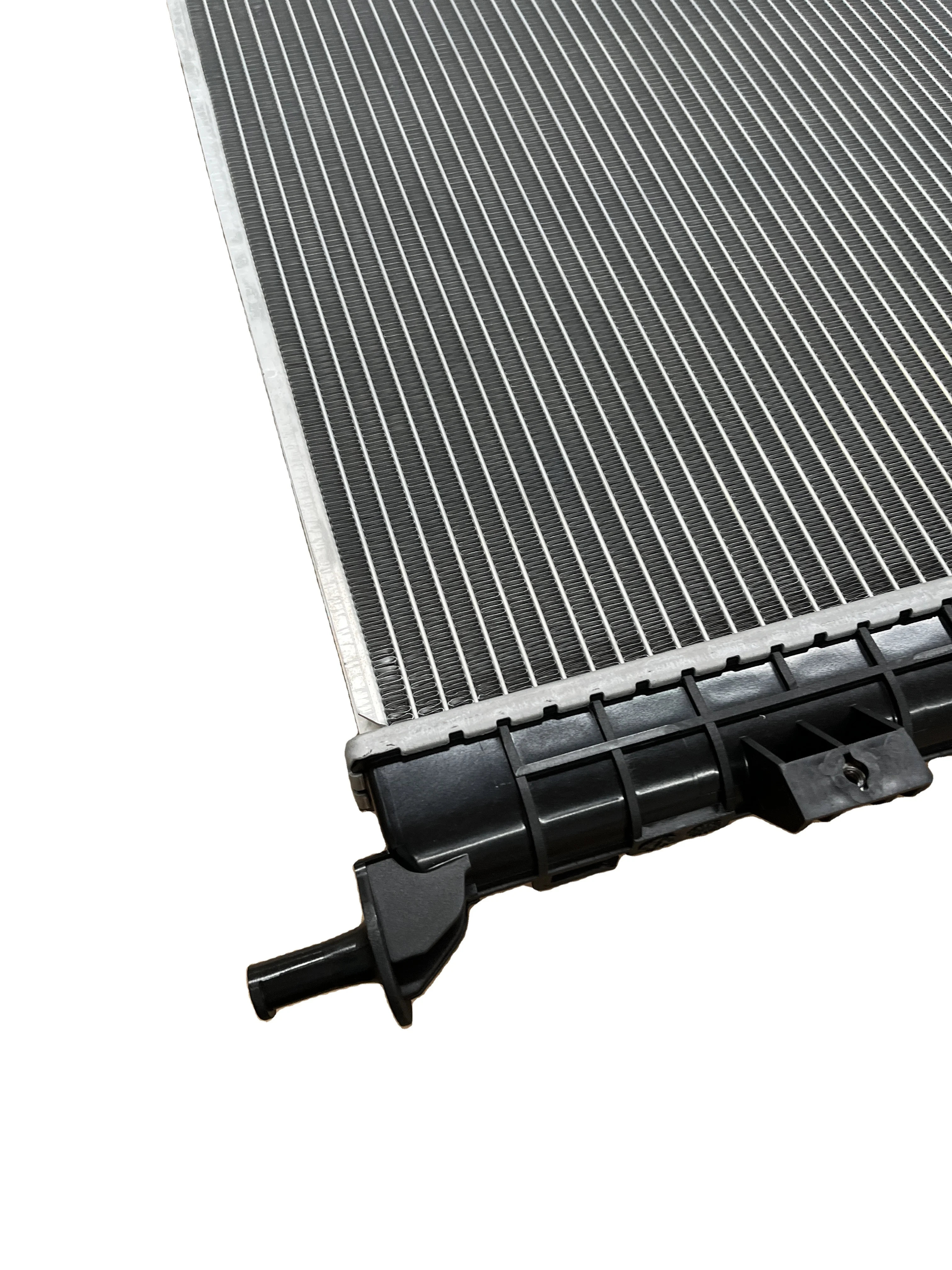 Оригинальная OEM качественная автозапчасть PN 10120374 Радиатор для автомобиля SAIC MG RX8