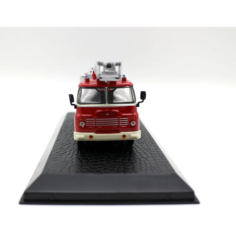 Diecast 1/72 escala Csepel D-710 1971 Chobel escalera motor de bomberos coche en miniatura de aleación juguete coleccionable regalo recuerdo adorno de exhibición