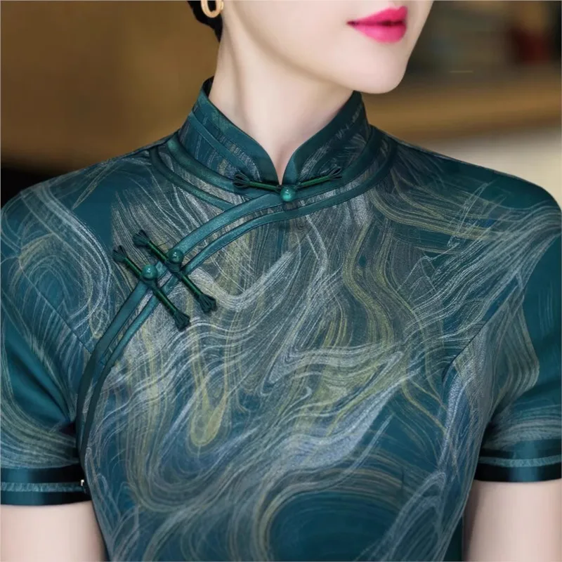 Рисунок 2 - Cheongsam, новое китайское женское