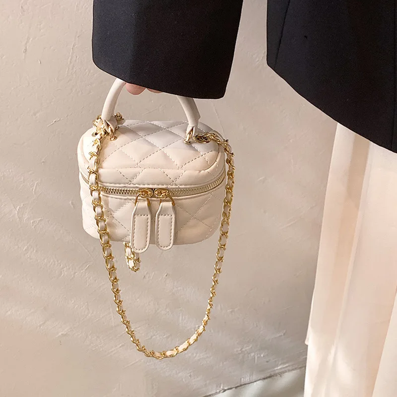 Qunq Fashionable Lingge Embroidered Thread Primary School Girl\'s Square Crossbody Metal Chain Handbag