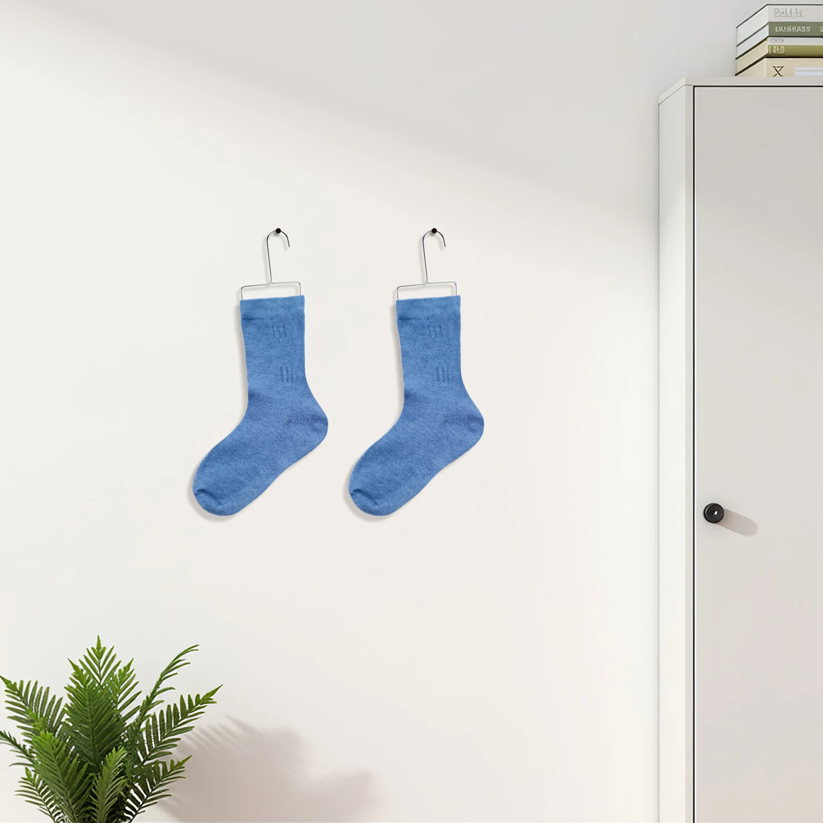 

2Pcs Metal Sock Blockers Sturdy Stainless Steel Sock Holder for Knitting Crochet Drying Display Rack Socks Hangers