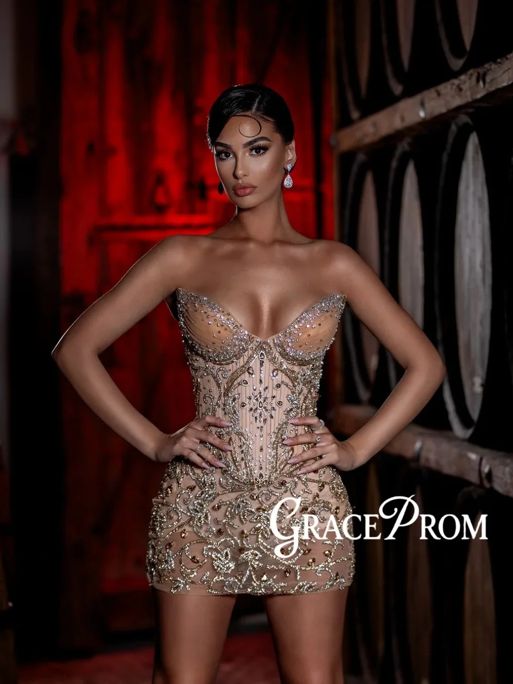 

Mini Attractive Crystal Evening Dress Gorgeous Vneck Sleeveless Homecoming Dresses For Party Customized Fashion Cocktail Gown