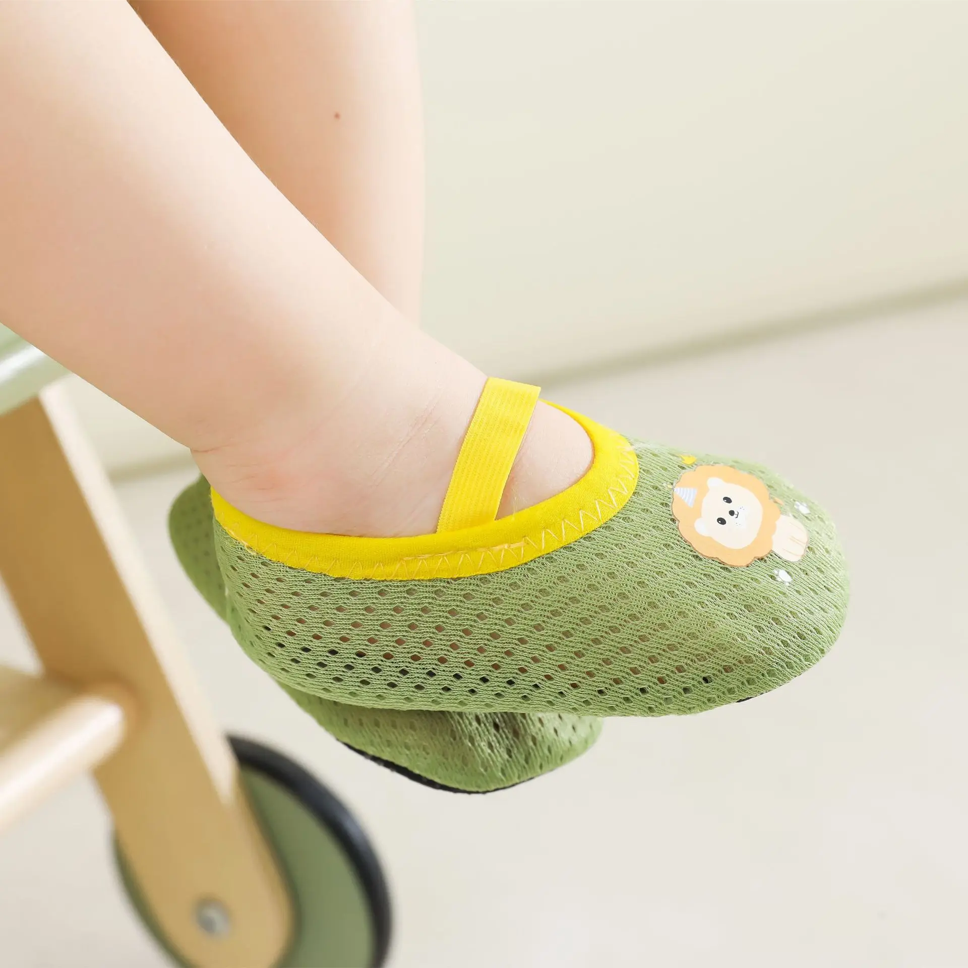 Baby Non-slip Socks Children Indoor Warm Floor Shoes Boys and Girls Toddler Shoes Amusement Park Kindergarten Non-slip