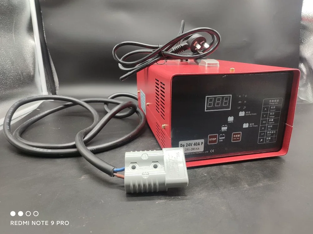 

Вилочный погрузчик с поддержкой зарядного устройства серии ZNCZC7 24V40A