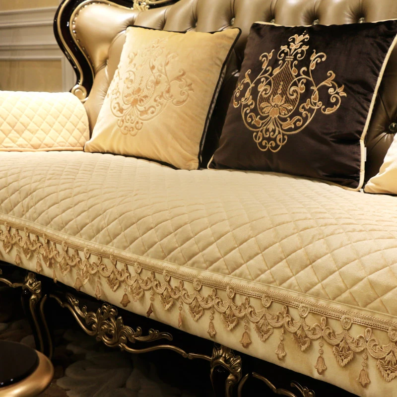 European Quilted Sofa Cover Luxury Fall Winter Non-slip Universal Living Room Couch Cushion Thicken Sofa Towel Decor Slipcover