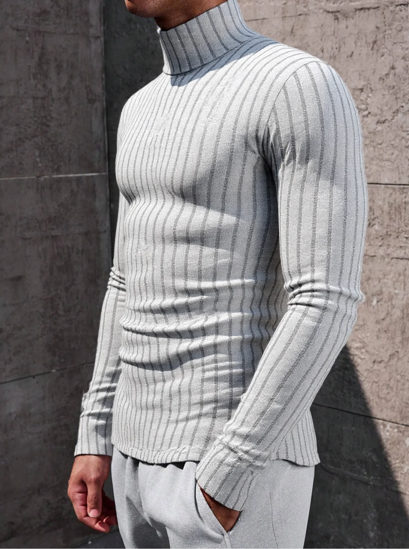 Herren Rollkragenpullover mit Langen Ärmeln, Vertikal Gestreift, Schlanke Passform, Gerippter Strickpullover, Lässiger Stretch-Unterzieher – Detail 4