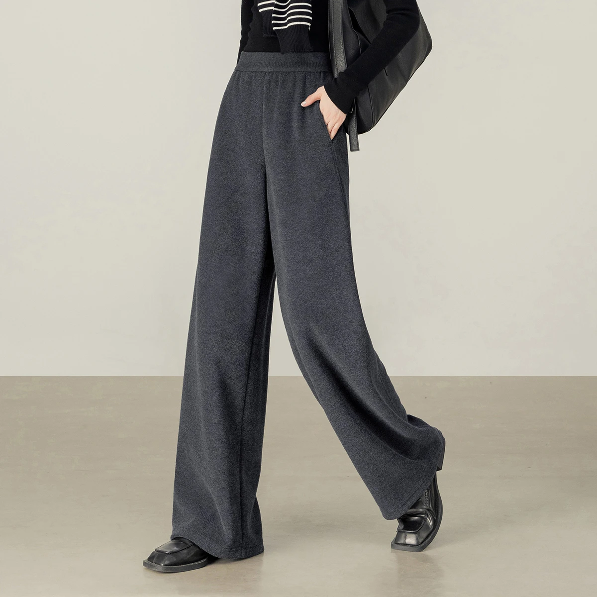 SENTUBILA Simple Woolen Trousers for Woman Casual Solid Straight Pants Autumn Winter 2025 Women's Warm Long Pants 154K58927